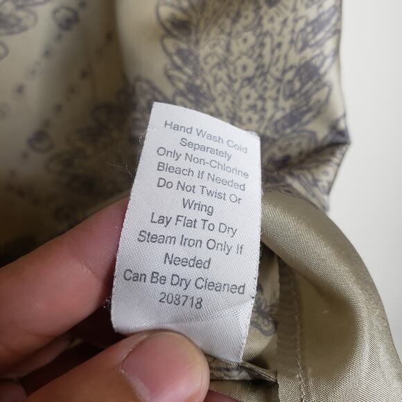 CAbi| Floral Silk Ruffle Blouse - Picture 9 of 10